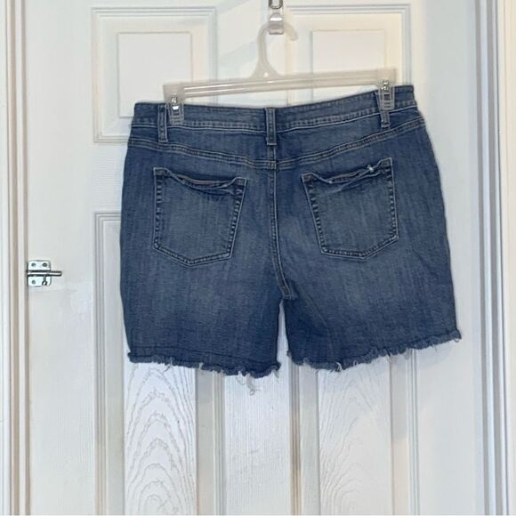 Maurice’s Distressed Button Fly Jean Shorts Size 14 - Picture 2 of 9